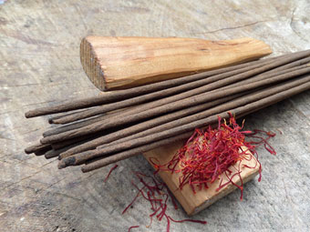 Absolute Sandalwood & Saffron Incense